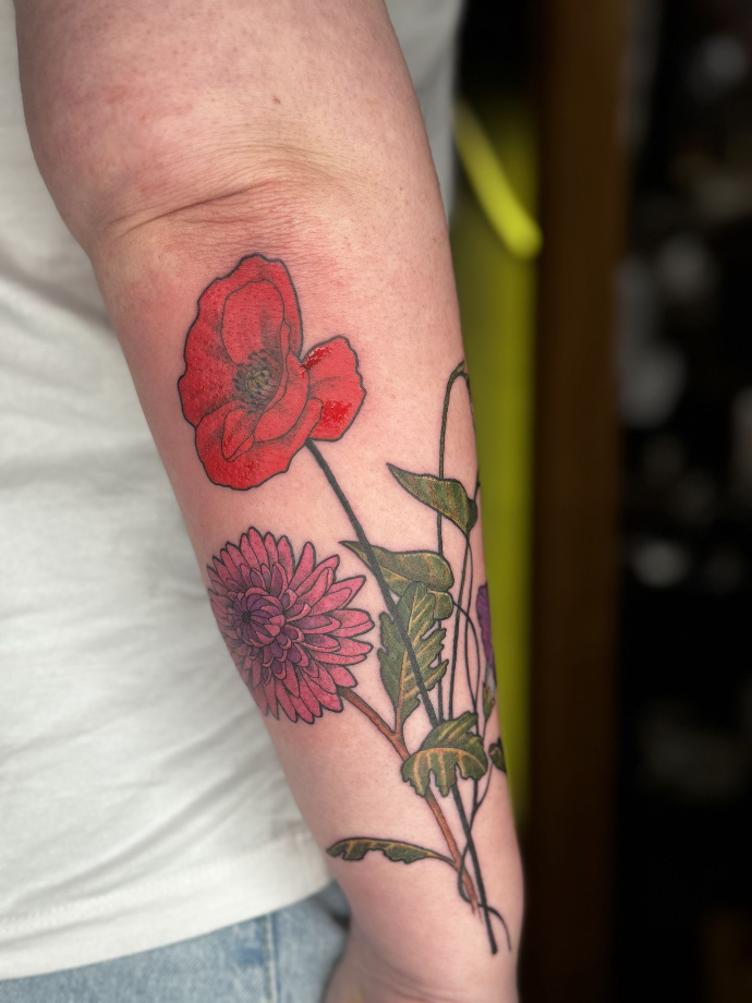 tattoo flowers like poppy, chrysantemum
